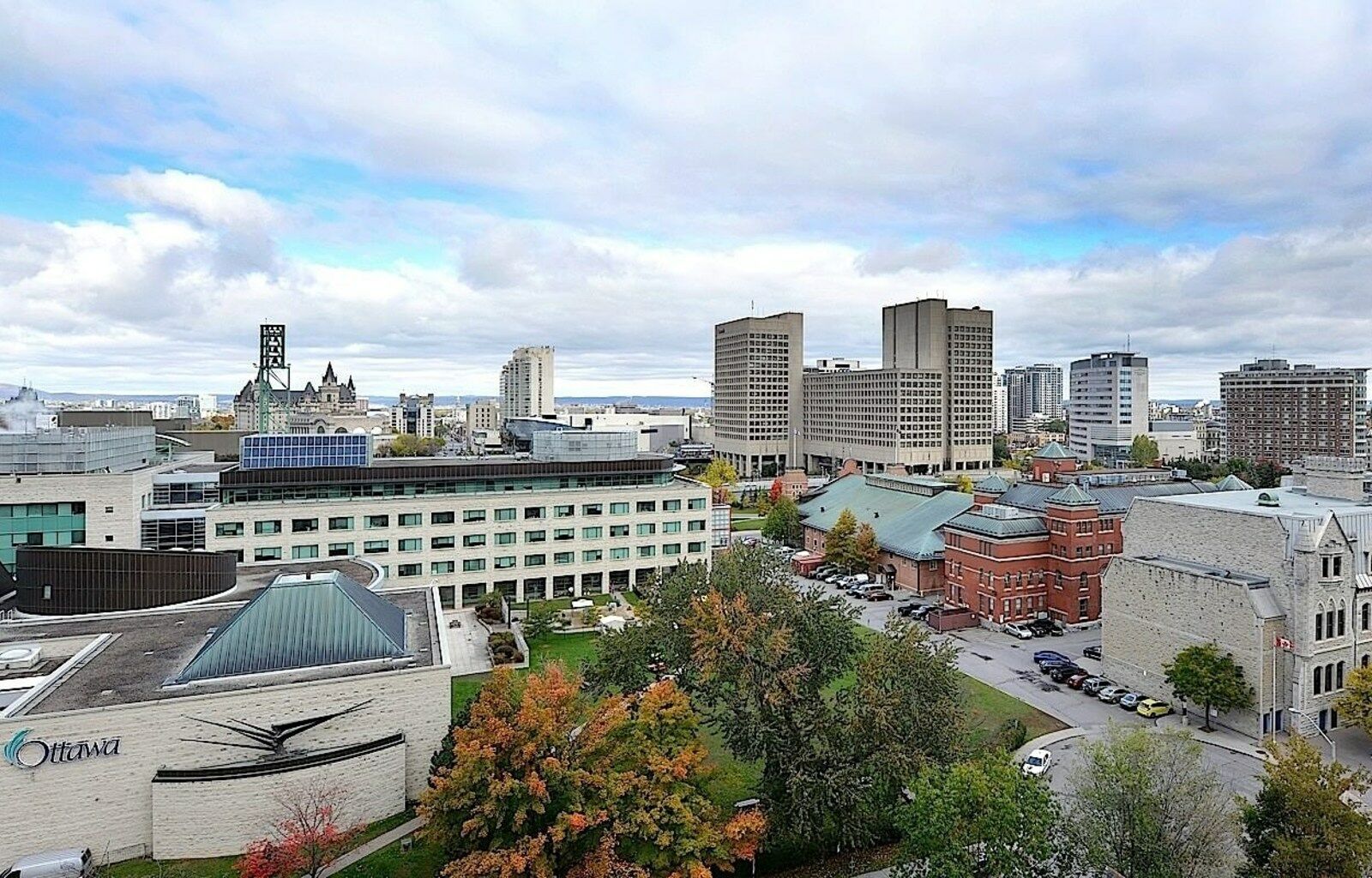 Ottawa Embassy Hotel & Suites Exterior foto