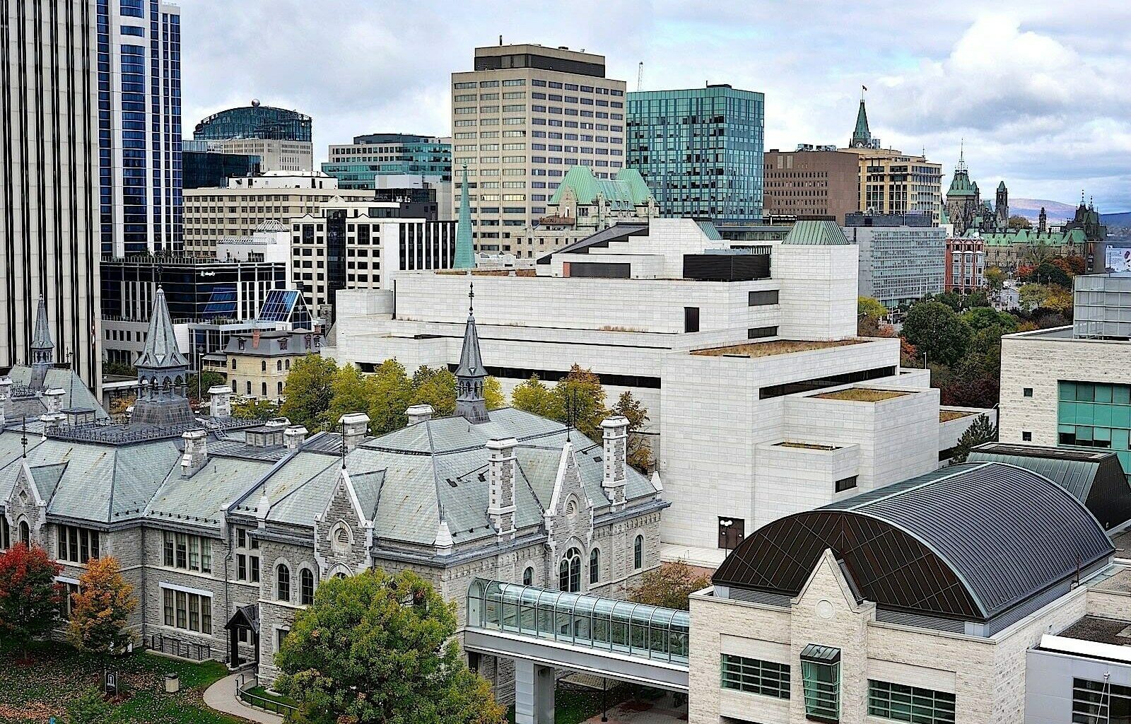 Ottawa Embassy Hotel & Suites Exterior foto